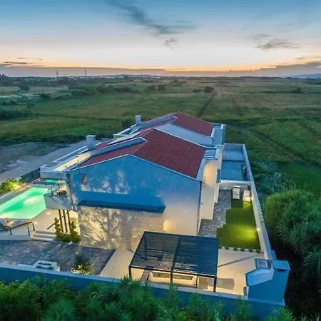 Anna וילה נין