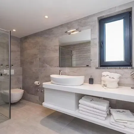 וילה Anna נין