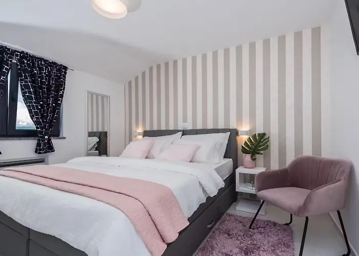 וילה Anna נין