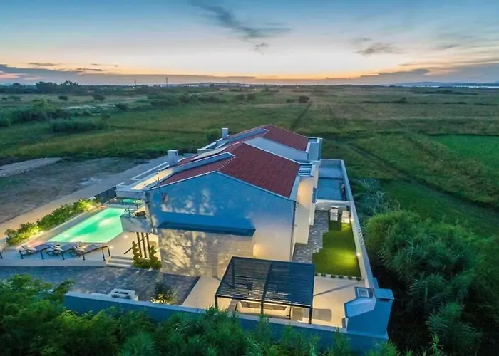 Anna Вилла Нин